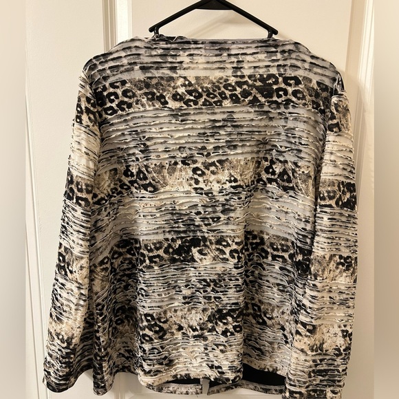 Chico's Monochrome Patterned Jacket - Picture 4 of 4